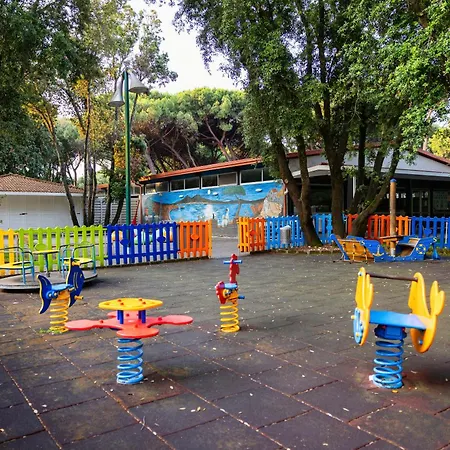 Small Camp Kr Vip Full Service Campsite Baia Domizia