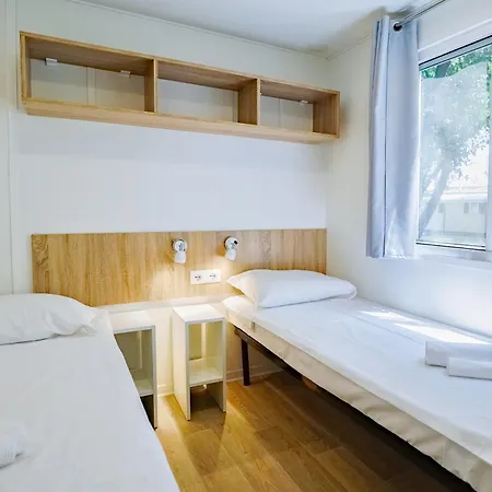 Small Camp Kr Vip Full Service Campsite Baia Domizia