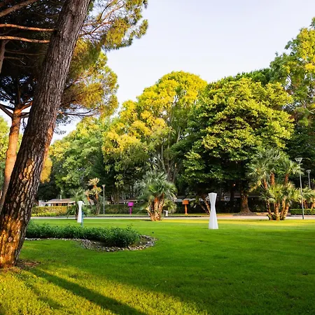 Campsite Small Camp Kr Vip Full Service Baia Domizia